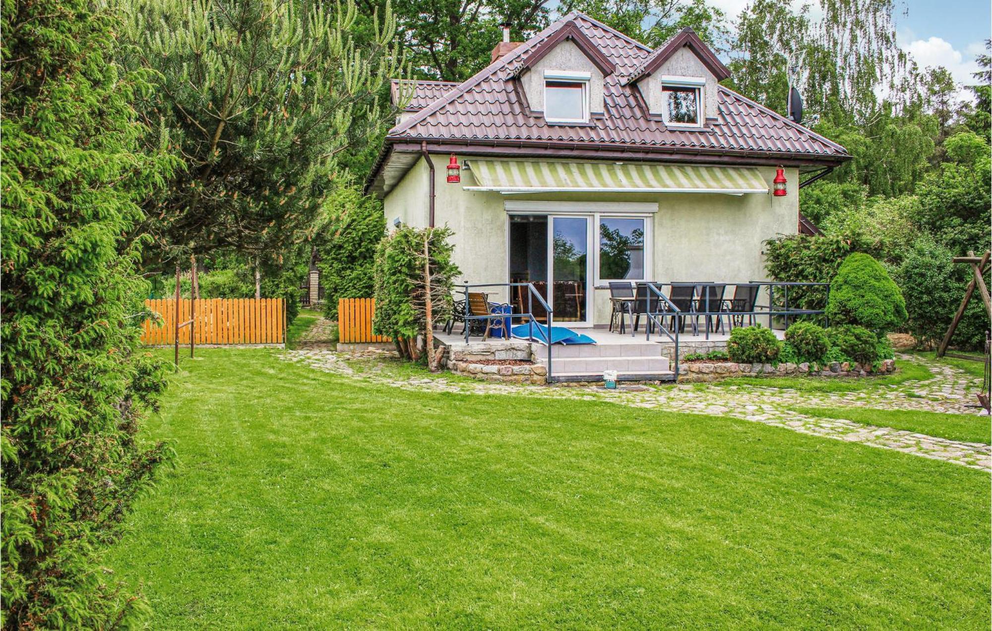 Gorgeous Home In Nowe Warpno With House Sea View Екстериор снимка